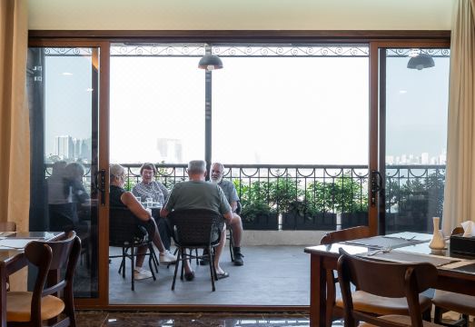 럭스 파라다이스 프리미엄 호텔 응우옌 카크 히에우