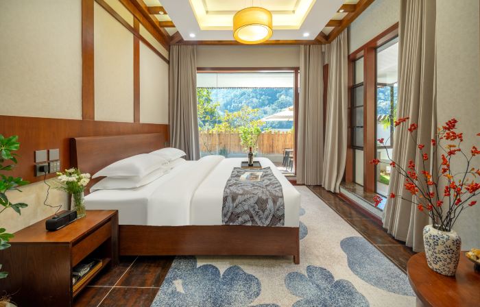 Luchuan Puyin Hot Spring Wellness Hotel