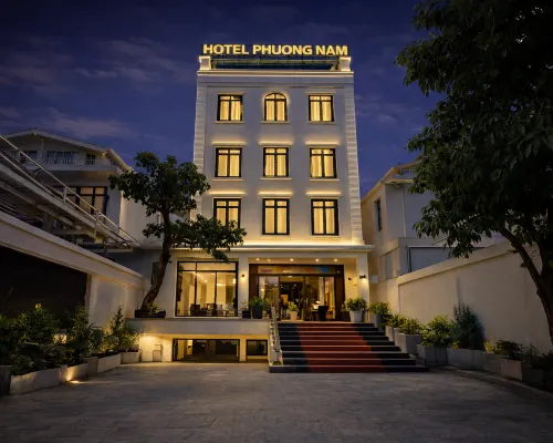 Phuong Nam Hotel Hoteles cerca de Distrito 9