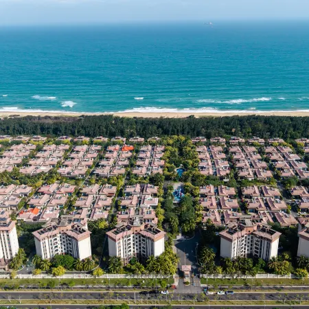 Floral Hotel · Yunshang Hotel (Lingshui Ocean Happy World)