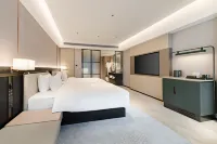 Pulun Hotel (Anji Phoenix Mountain Branch)