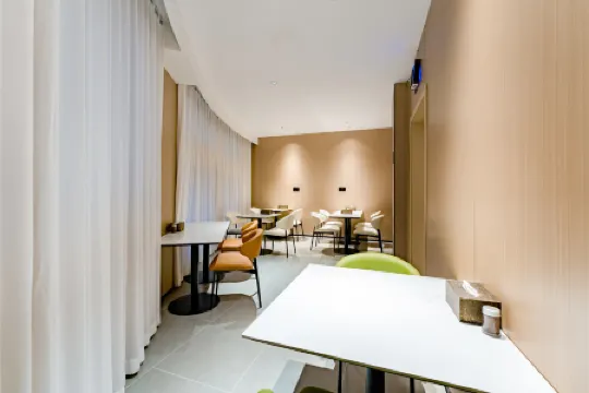 Zhishang Hotel (Luohe Renmin Road Changjian Plaza)