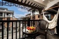 Zhi Shang Private Hot Spring Hotel (E'mei Mountain Scenic Area Huangwan Tourist Center Branch) - balcony