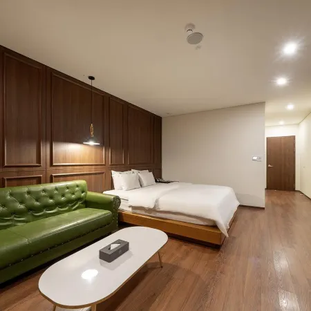 M Place Hotel Guwol-dong Отели рядом с достопримечательностью «Спортивный Комплекс Инчхон Мунхак»