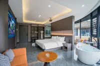 Weiying · E-sports Movie Hotel (Mengzi Nanhu Park Xintiandi Pedestrian Street) - Esports