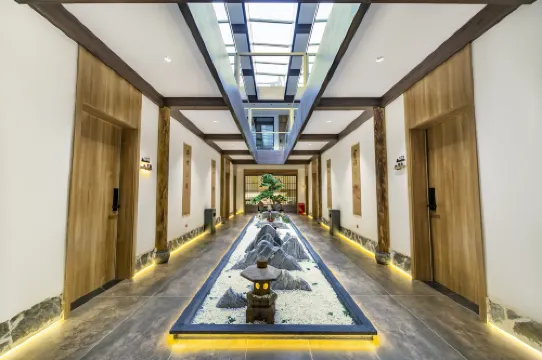 wutaishan boyueyazhuminsu wuyemiaodian