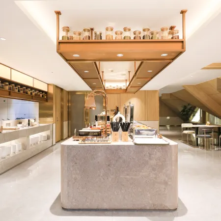 Magnolia Business Hotel (Changbai Mountain West Station Songjiang River Branch)