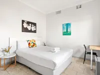 Convenient Room – Walk to Train & Shops Hotels in Lidcombe