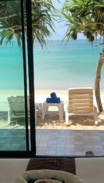 ห้องดีลักซ์ เตียงใหญ่ 1 เตียง