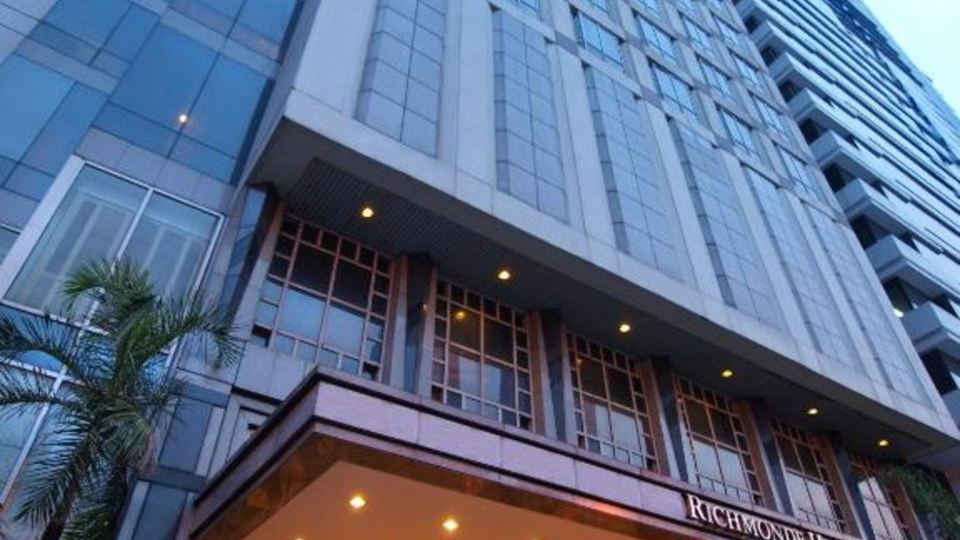 MCollection - Ortigas CBD Near Business & Shopping Hubs