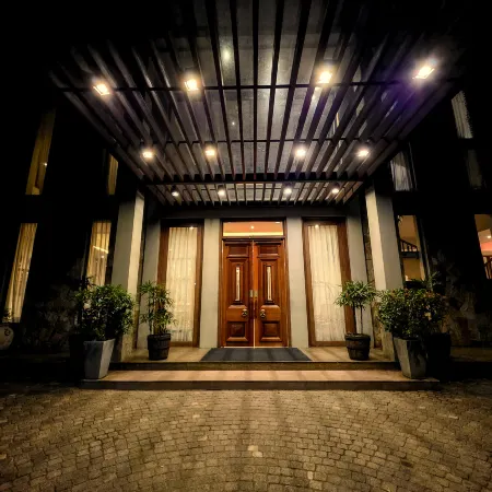Oak Ray Regency