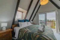 Cozy Lake Tekapo Stay with Mountain Views Hotels in 