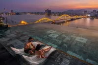 คาโร พรีเมียม ดานัง โรงแรม - สระว่ายน้ำบนดาดฟ้า