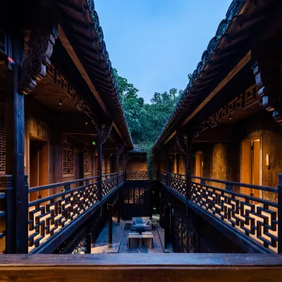 Qixipu · Hejia Dayuan Hotels near Zhenyuan Ancient Town