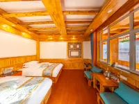 Langmulingka Lodge · Highland Serenity Cloudview Family Homestay (Langmusi) Hotels in Luqu