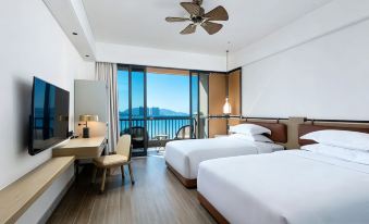 Golden Phoenix Sea View Hotel
