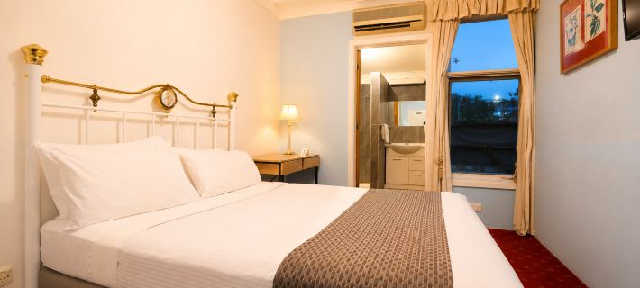 Georgian Court Inn Hotels in Melbourne
