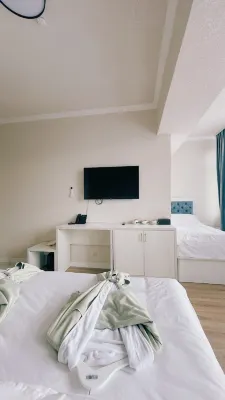 Khan Plaza Hotel