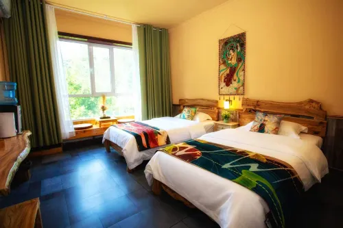 Dunhuang Yishanyiyuan Homestay (Mingsha Mountain And Crescent Spring) - 2-Star