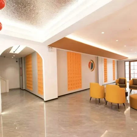 Roman Holiday Inn (Shantou Small Park)