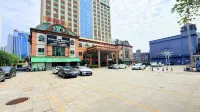 Hengzhou International Hotel - parking
