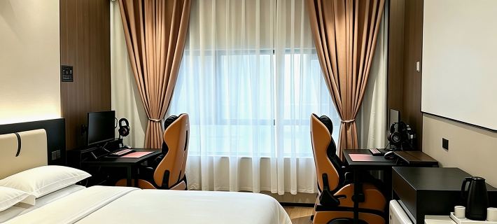 Blue Whale Zhixuan E-Sports Hotel (Aksu Global Center) Hotels in Aksu