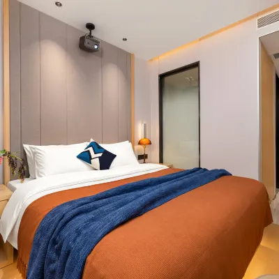 Fino Art Mercure (Wanguo Outlets Jiangnanxi Subway Station) Hotels near Loft 345