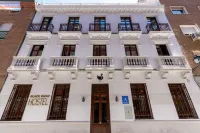 Black Swan Hostel Granada - Balcony