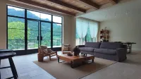 Guishan Youshe - parking