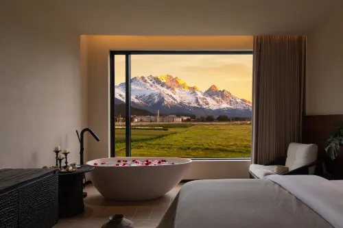 An Yue · See the Mountain | Snowy Mountain View Guesthouse (Shuhe Ancient Town Branch) - Jacuzzi