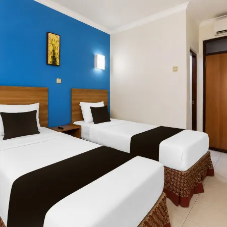 Townhouse Oak Hotel Lestari