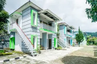 Urbanview Hotel Maulana Hills Syariah - New