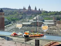 Catalonia Barcelona Plaza Hotels near Las Arenas