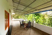 Thekkady Homes - 2성급