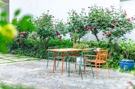 Radisson Blu Hotel Jiaxing Отели рядом со станцией Jiaxing Railway Station