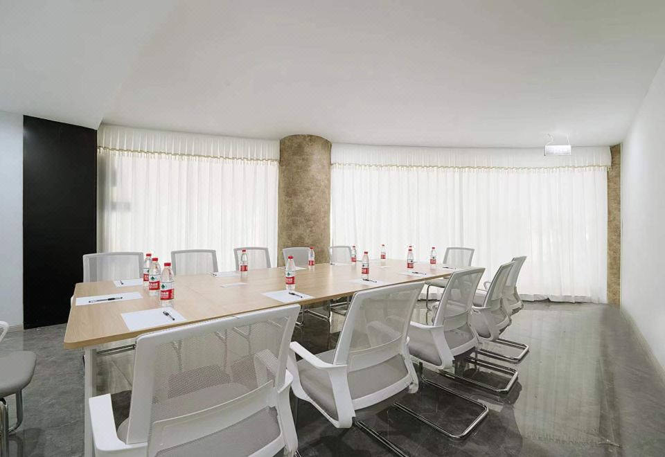 2. 시얼만 호텔(충..