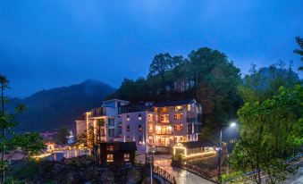 Shanshe Post Inn home stay (Laojunshan Cloud View cableway store)