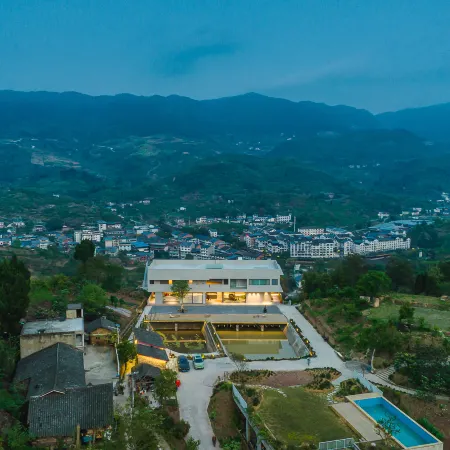 Fuyanjian Homestay (Jindaoxia Resort)