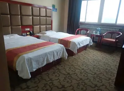 Huangling Yaheng Business Hotel (South Building) Hotel dekat Huangling Railway Station