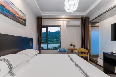 都市118連鎖酒店（長陽清江畫廊店） 鄰近長陽傑之行運動城的酒店