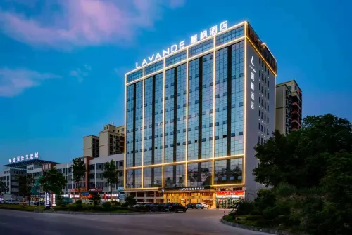 Lavande Hotel (Heyuan High Speed Railway Station Country Garden)