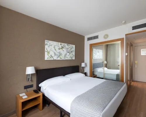 Catalonia Albeniz Hotels near Agbar Tower