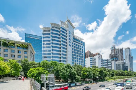 Vienna Hotel Shenzhen Sports Center Bagualing Subway Station Branch