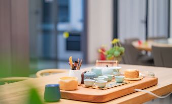 Xiangshan Shipu Black Field Hostel