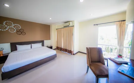 Phavina Hotel Rayong Отели в г. Мыанг Районг