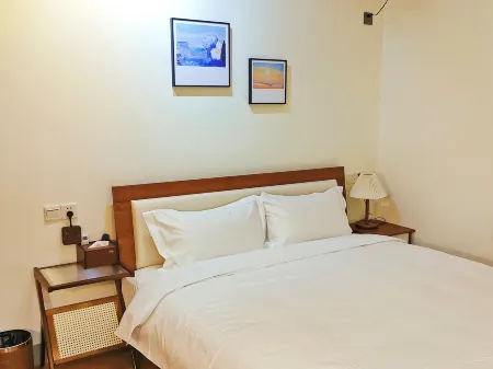 Quanzhou Qianyu Qianxun Homestay (West Street Bell Tower)