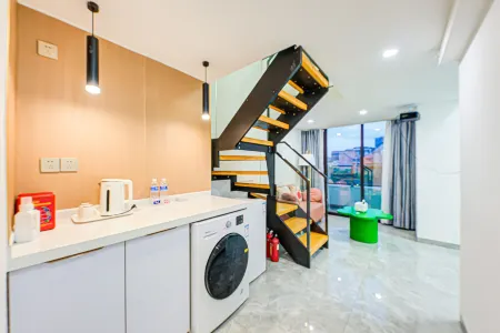 Zhaoqing · Starisland  Starisland Family Lakeview Hotel (Qixingyan East Gate Square Branch)