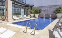 Hotel Urban, a Small Luxury Hotel of the World - مسبح