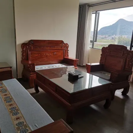 Liucheng Yingchuan Hotel