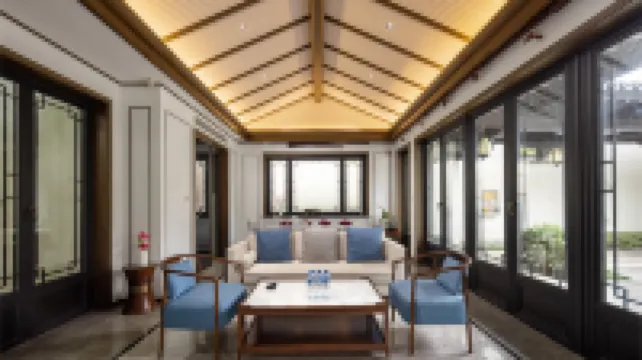 花築奢·青島藏馬合院民宿